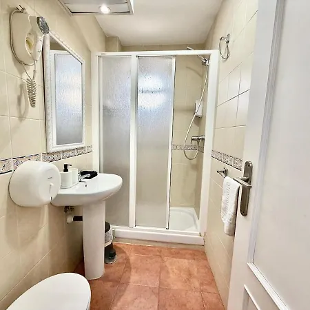 Apartament 1a - 40 M From La Carihuela - Ac, Bars And Chiringuitos At The Door Torremolinos